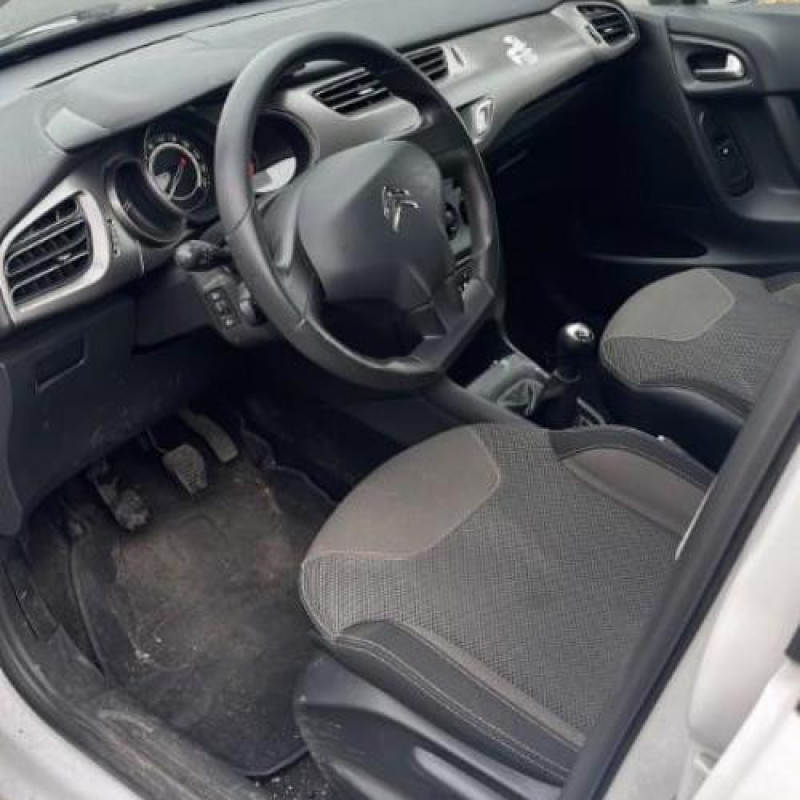 Moteur CITROEN C3 2 Photo n°19