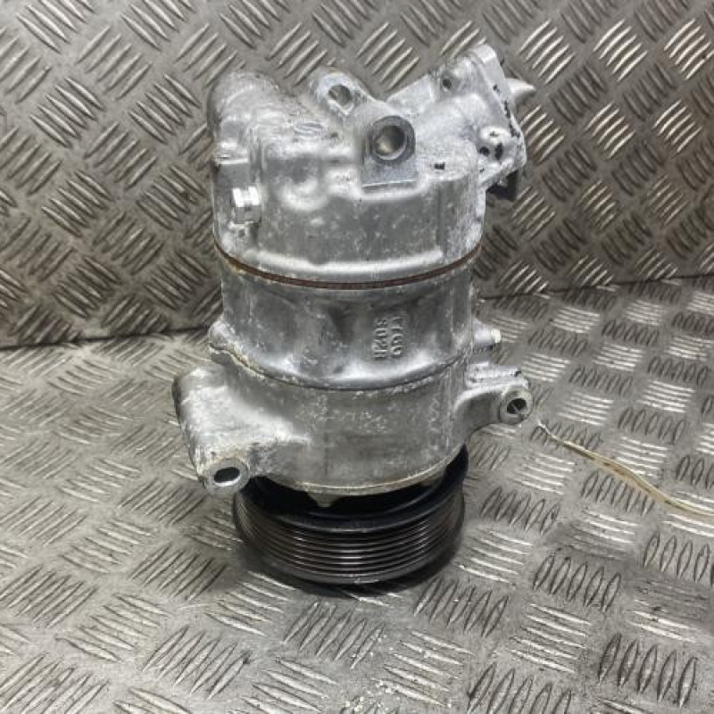 Compresseur clim RENAULT MEGANE 4 Photo n°1