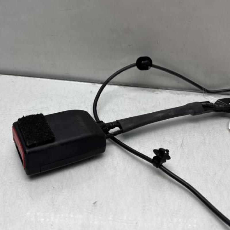 Attache ceinture avant droit MERCEDES CLASSE A 176 Photo n°2