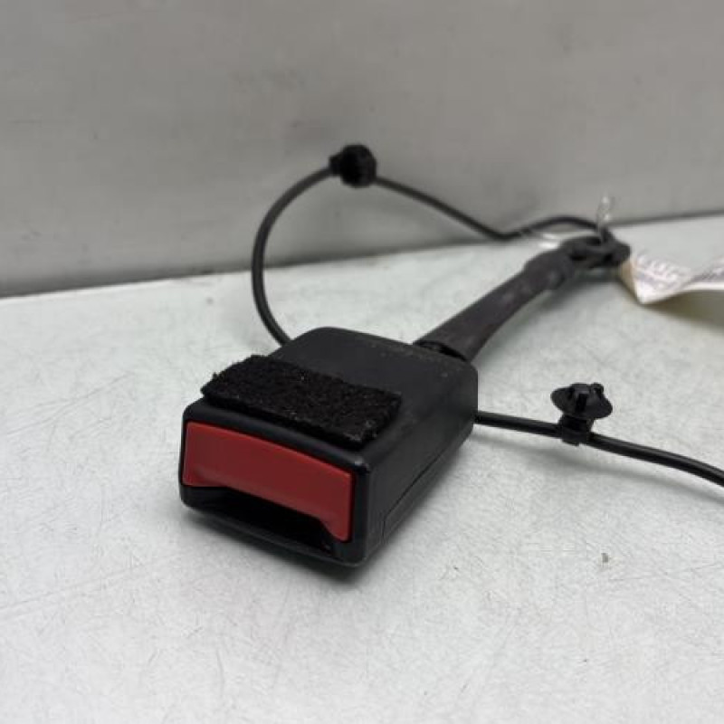 Attache ceinture avant droit MERCEDES CLASSE A 176 Photo n°4