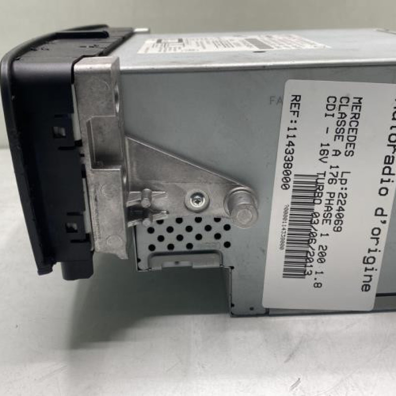 Autoradio d'origine MERCEDES CLASSE A 176 Photo n°6