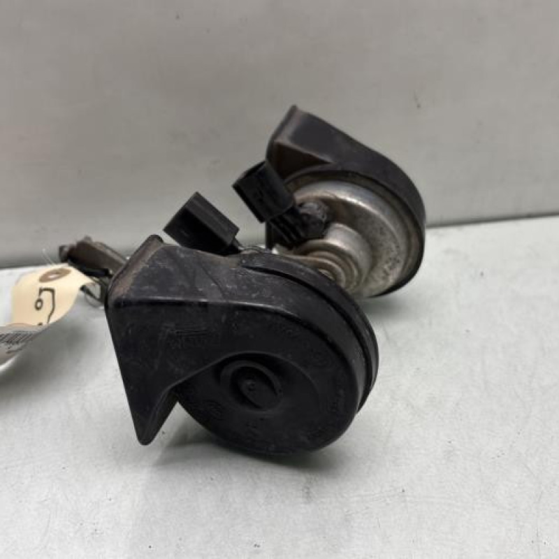 Avertisseur/Klaxon MERCEDES CLASSE A 176 Photo n°2