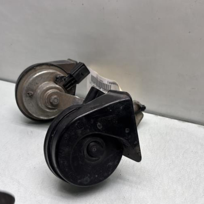 Avertisseur/Klaxon MERCEDES CLASSE A 176 Photo n°3