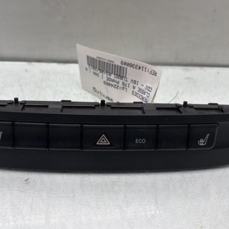 Bouton de warning MERCEDES CLASSE A 176 Photo n°1