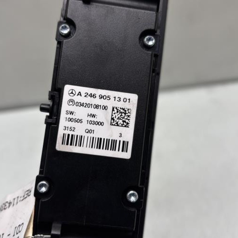 Bouton de warning MERCEDES CLASSE A 176 Photo n°3