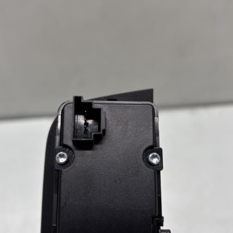 Bouton de warning MERCEDES CLASSE A 176 Photo n°4