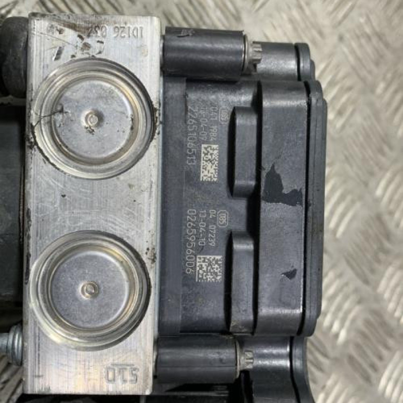 Bloc ABS (freins anti-blocage) MERCEDES CLASSE A 176 Photo n°2