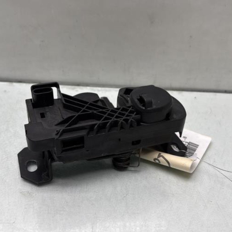 Fermeture de capot MERCEDES CLASSE A 176 Photo n°3