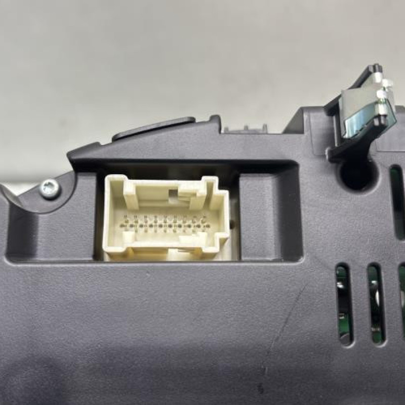 Compteur MERCEDES CLASSE A 176 Photo n°4