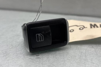 Interrupteur de leve vitre arriere droit MERCEDES CLASSE A 176 Photo n°1