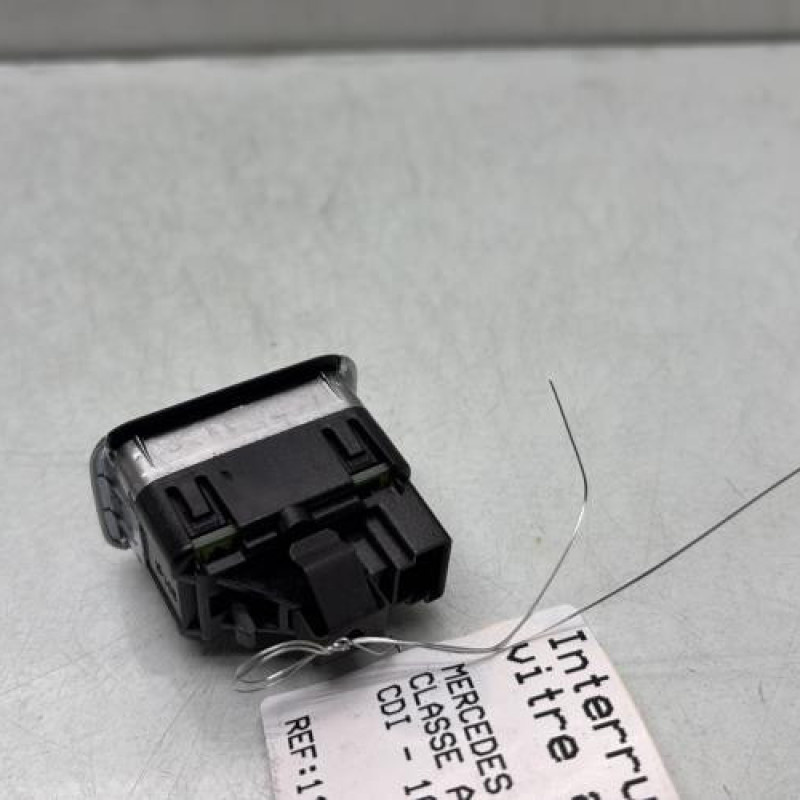 Interrupteur de leve vitre arriere gauche MERCEDES CLASSE A 176 Photo n°2