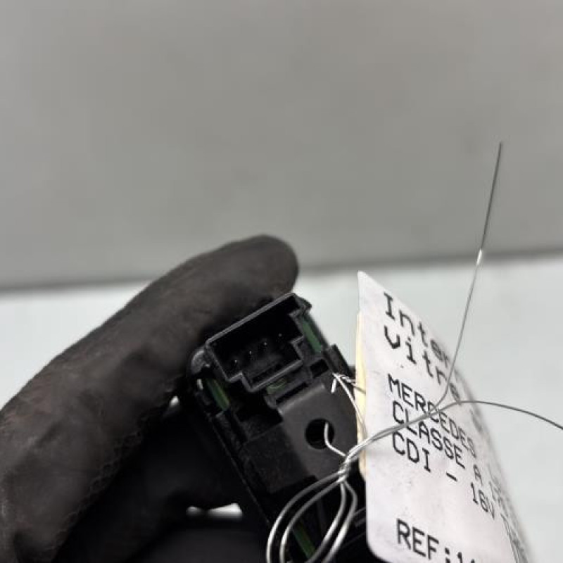 Interrupteur de leve vitre arriere gauche MERCEDES CLASSE A 176 Photo n°3