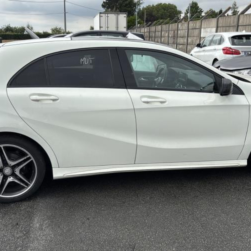 Interrupteur de leve vitre arriere gauche MERCEDES CLASSE A 176 Photo n°20