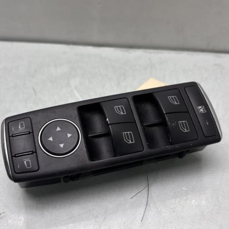 Interrupteur de leve vitre avant gauche MERCEDES CLASSE A 176 Photo n°1