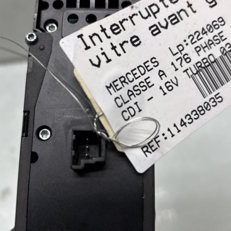Interrupteur de leve vitre avant gauche MERCEDES CLASSE A 176 Photo n°3