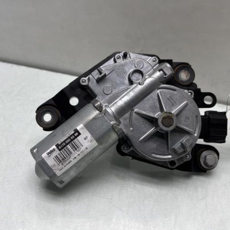 Moteur essuie glace arriere MERCEDES CLASSE A 176 Photo n°2