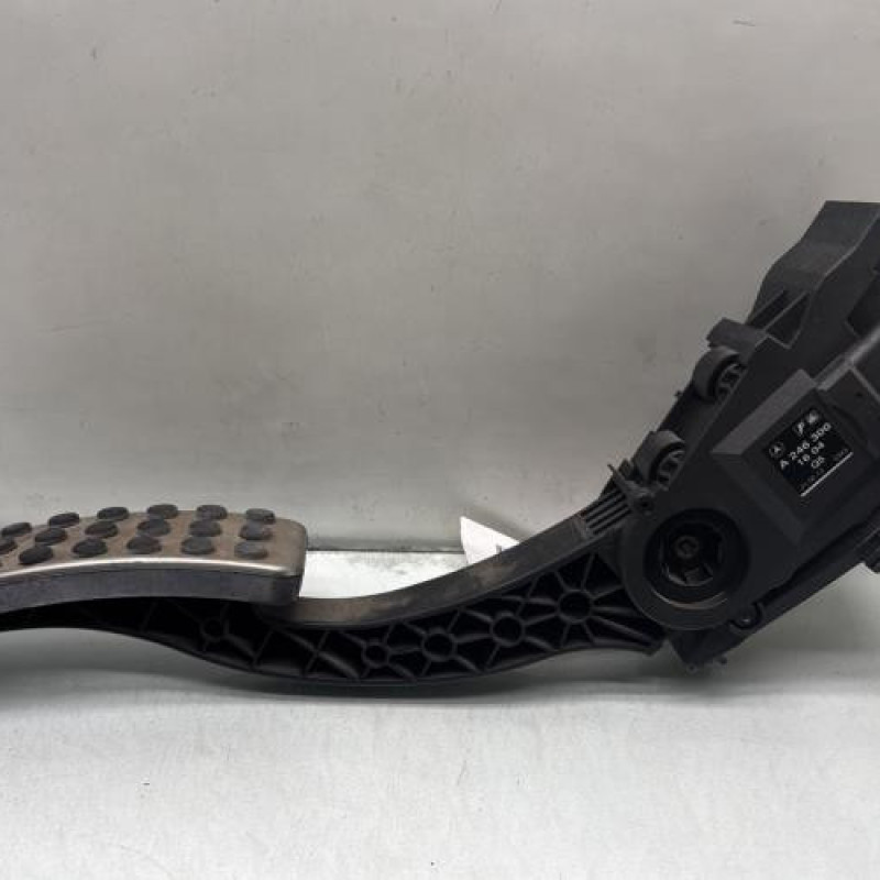 Pedale d'accelerateur MERCEDES CLASSE A 176 Photo n°2