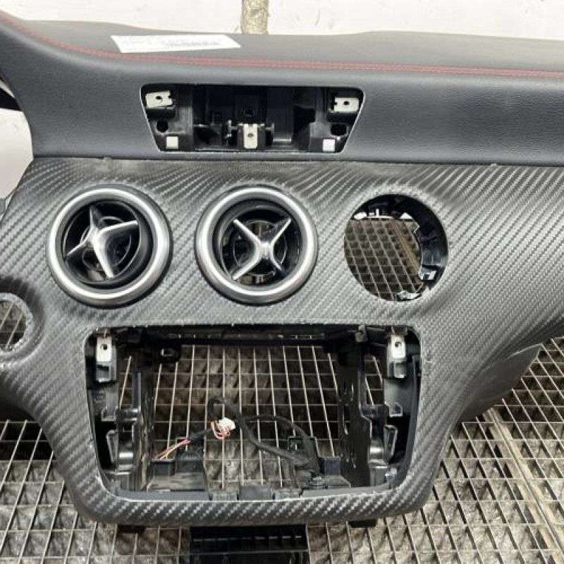 Planche de bord complete MERCEDES CLASSE A 176 Photo n°3