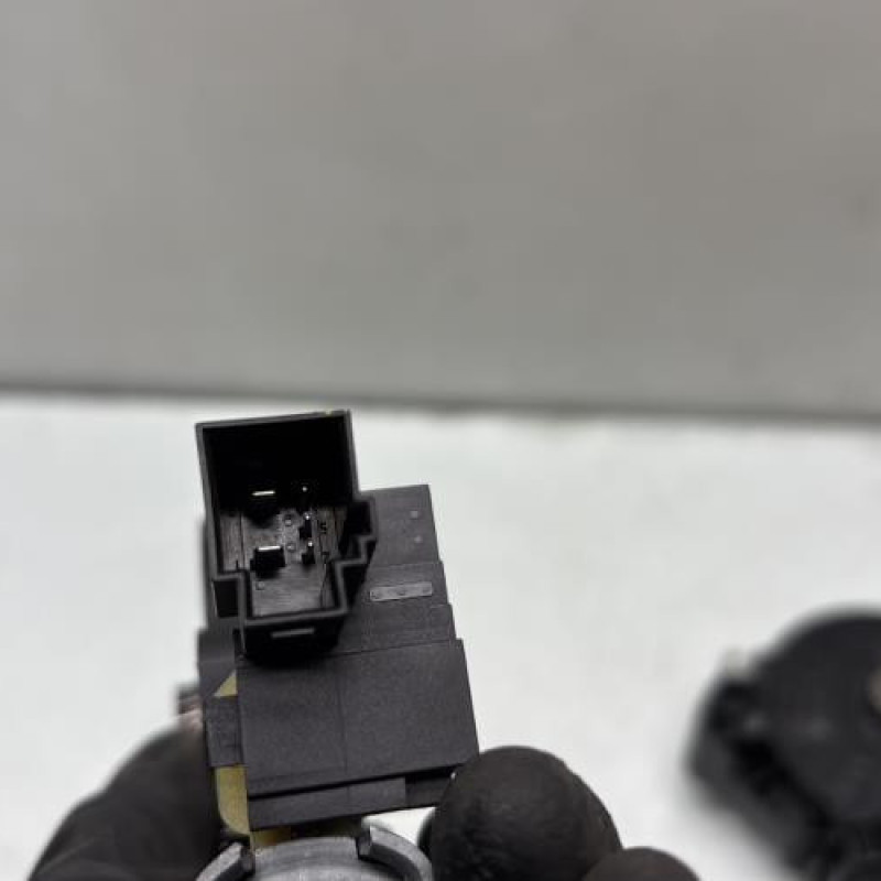 Moteur toit ouvrant MERCEDES CLASSE A 176 Photo n°4