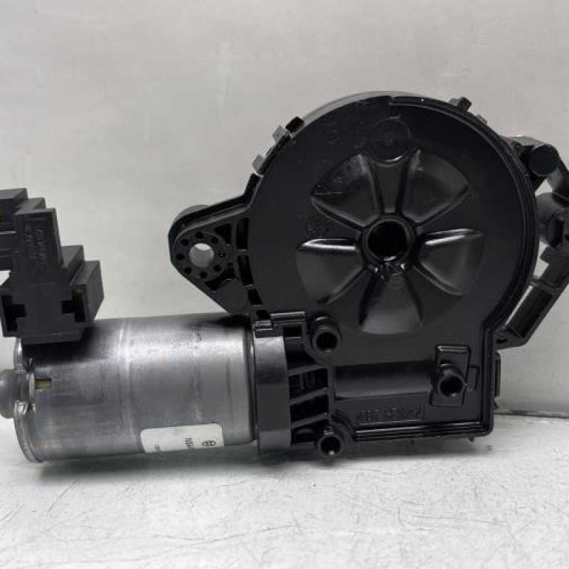 Moteur toit ouvrant MERCEDES CLASSE A 176 Photo n°8