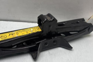 Cric MERCEDES CLASSE A 176