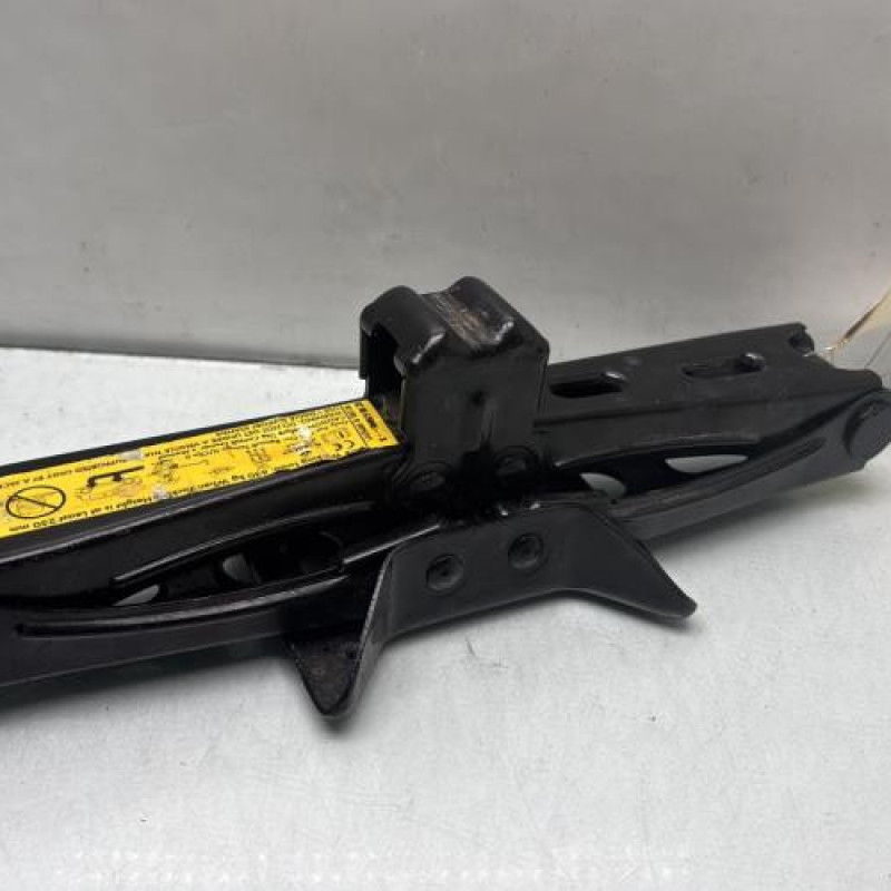 Cric MERCEDES CLASSE A 176 Photo n°3