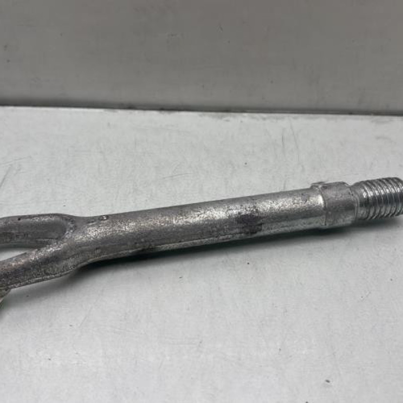 Crochet de remorquage MERCEDES CLASSE A 176 Photo n°1