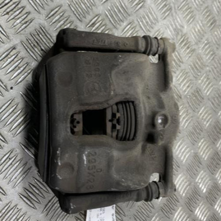 Etrier avant gauche (freinage) MERCEDES CLASSE A 176 Photo n°1