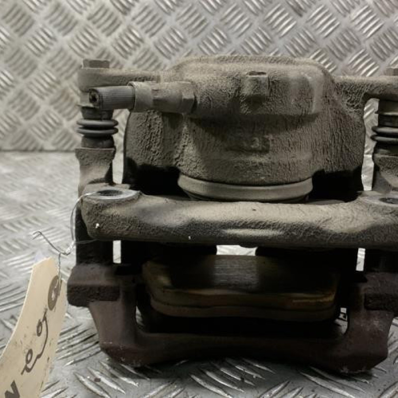 Etrier avant gauche (freinage) MERCEDES CLASSE A 176 Photo n°3