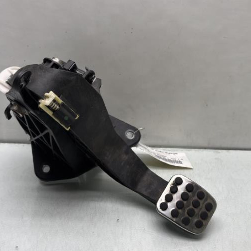 Pedale d'embrayage MERCEDES CLASSE A 176 Photo n°1