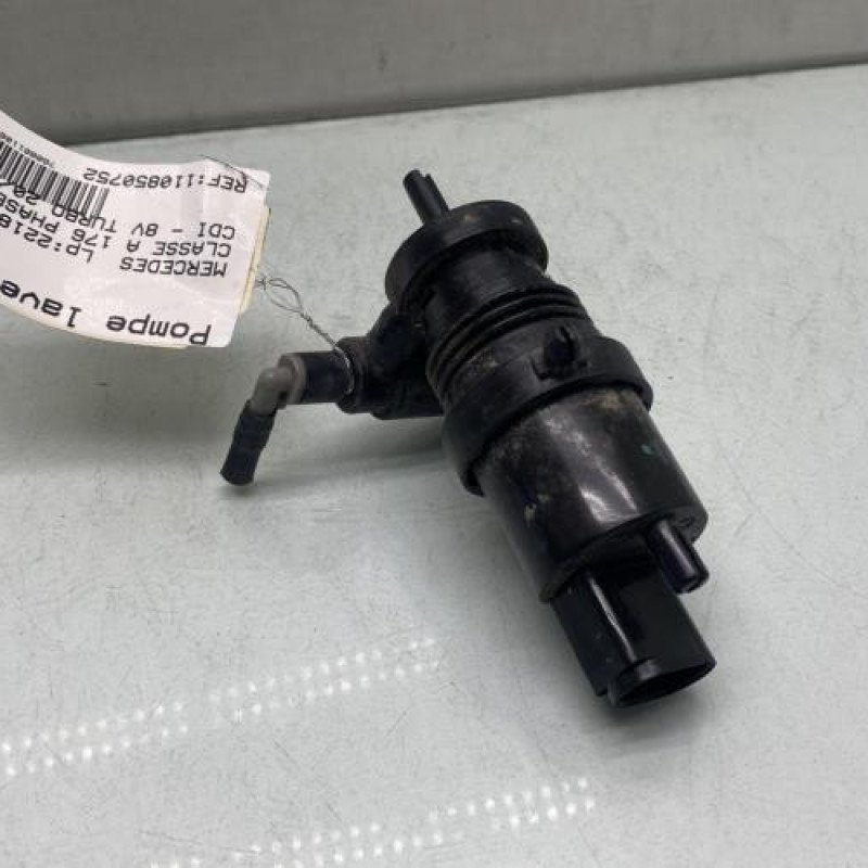 Pompe lave glace avant MERCEDES CLASSE A 176 Photo n°2