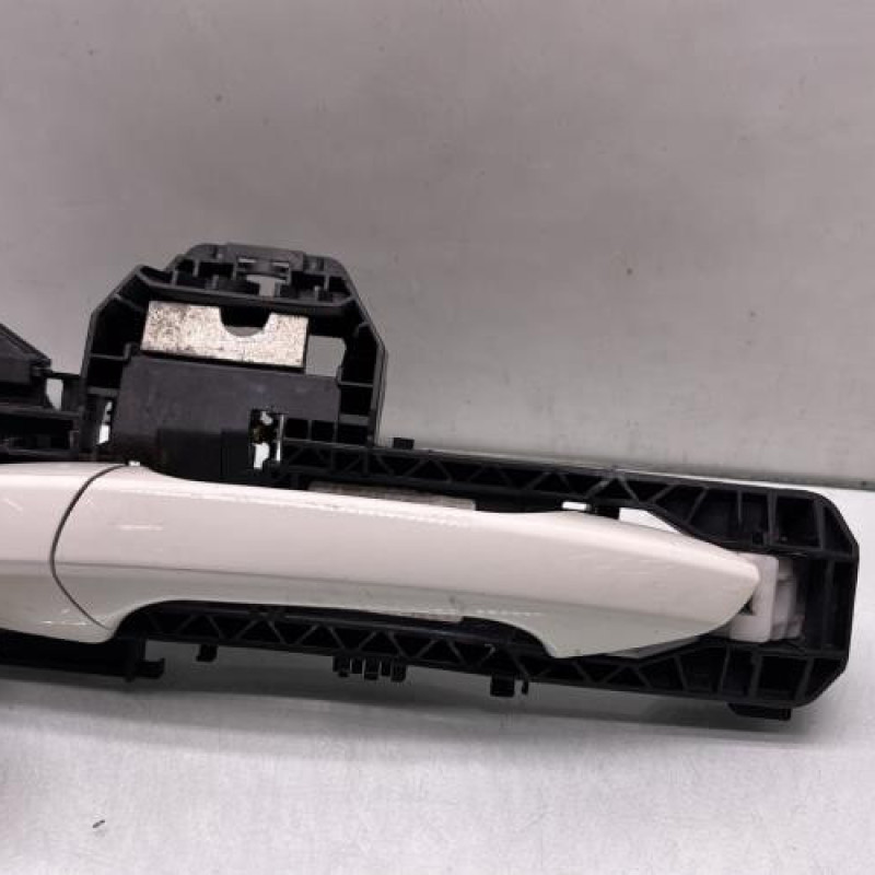 Poignee porte arriere gauche MERCEDES CLASSE A 176 Photo n°1