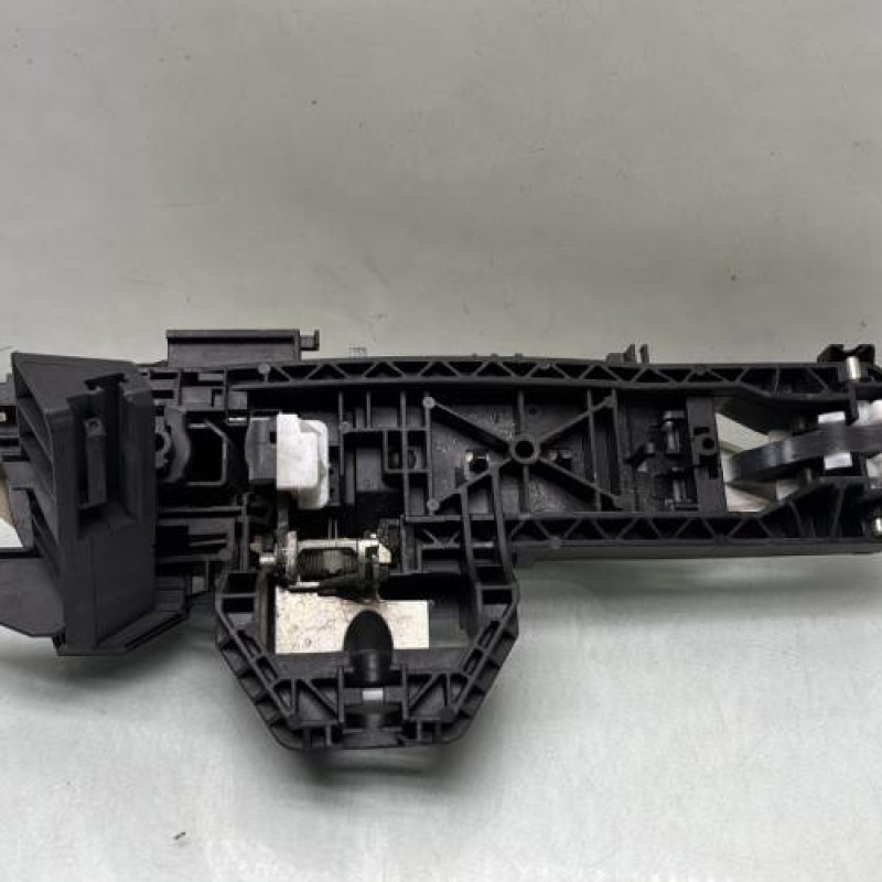 Poignee porte arriere gauche MERCEDES CLASSE A 176 Photo n°2