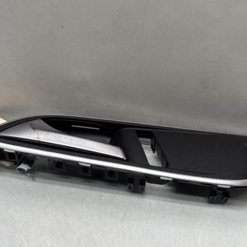 Poignee interieur avant gauche MERCEDES CLASSE A 176 Photo n°1