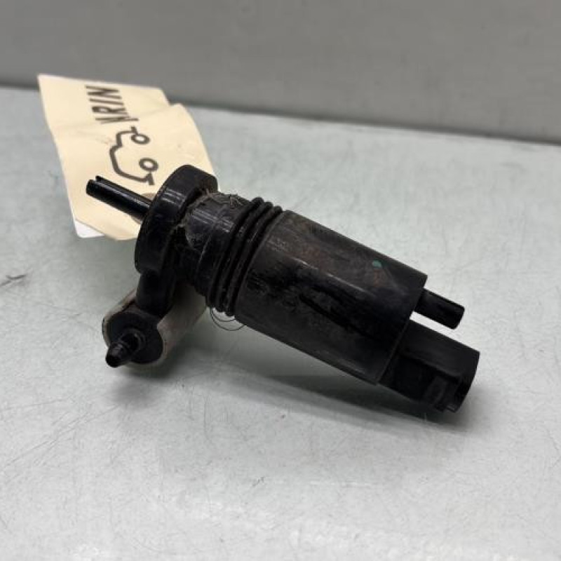 Pompe lave glace avant MERCEDES CLASSE A 176 Photo n°1