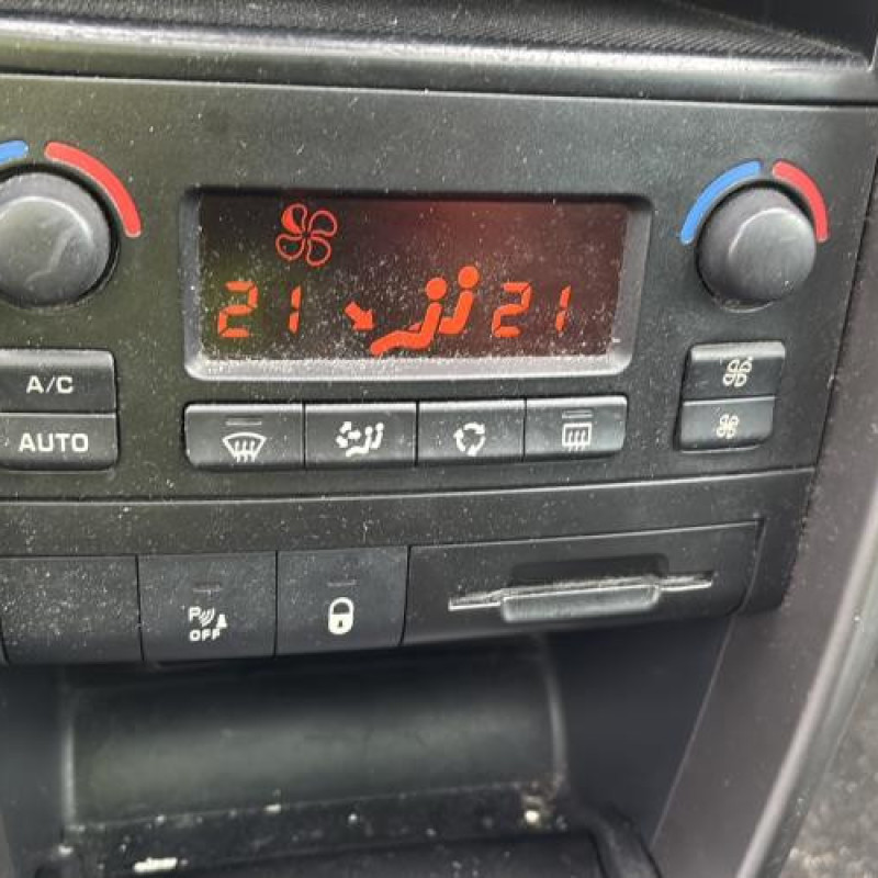 Feu arriere principal gauche (feux) PEUGEOT 207 Photo n°17