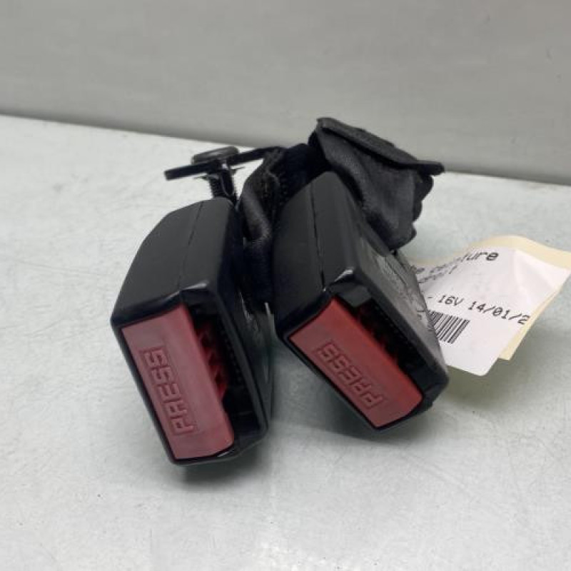 Attache ceinture arriere droit DACIA LODGY Photo n°1