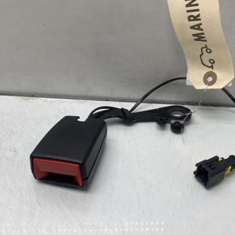 Attache ceinture arriere gauche PEUGEOT 5008 1 Photo n°2