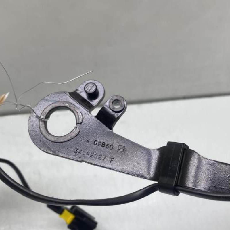 Attache ceinture arriere gauche PEUGEOT 5008 1 Photo n°3