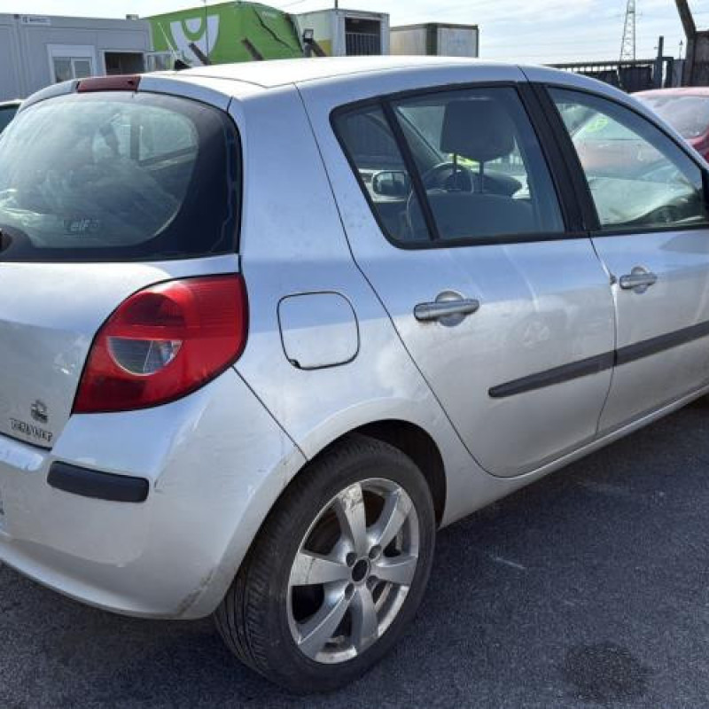 Attache ceinture arriere droit RENAULT CLIO 3 Photo n°6