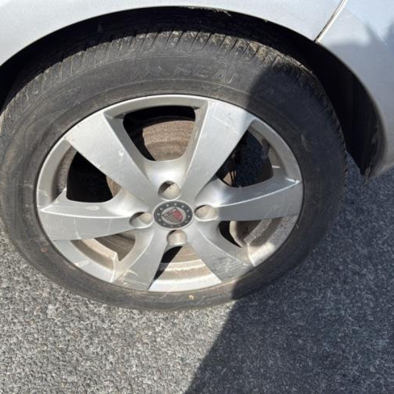 Attache ceinture arriere droit RENAULT CLIO 3 Photo n°19