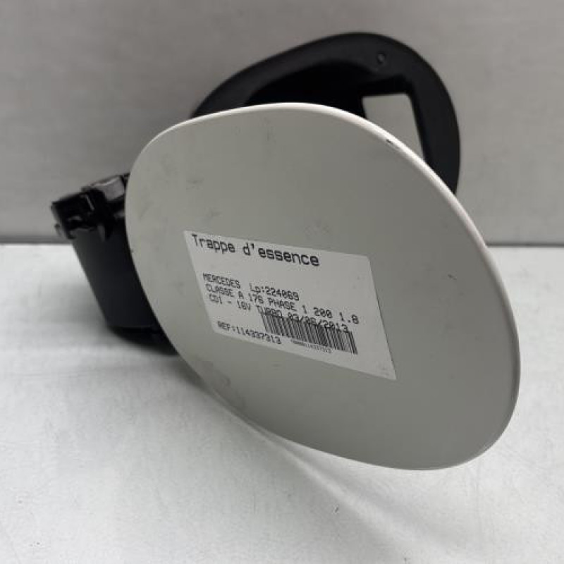 Trappe d'essence MERCEDES CLASSE A 176 Photo n°1