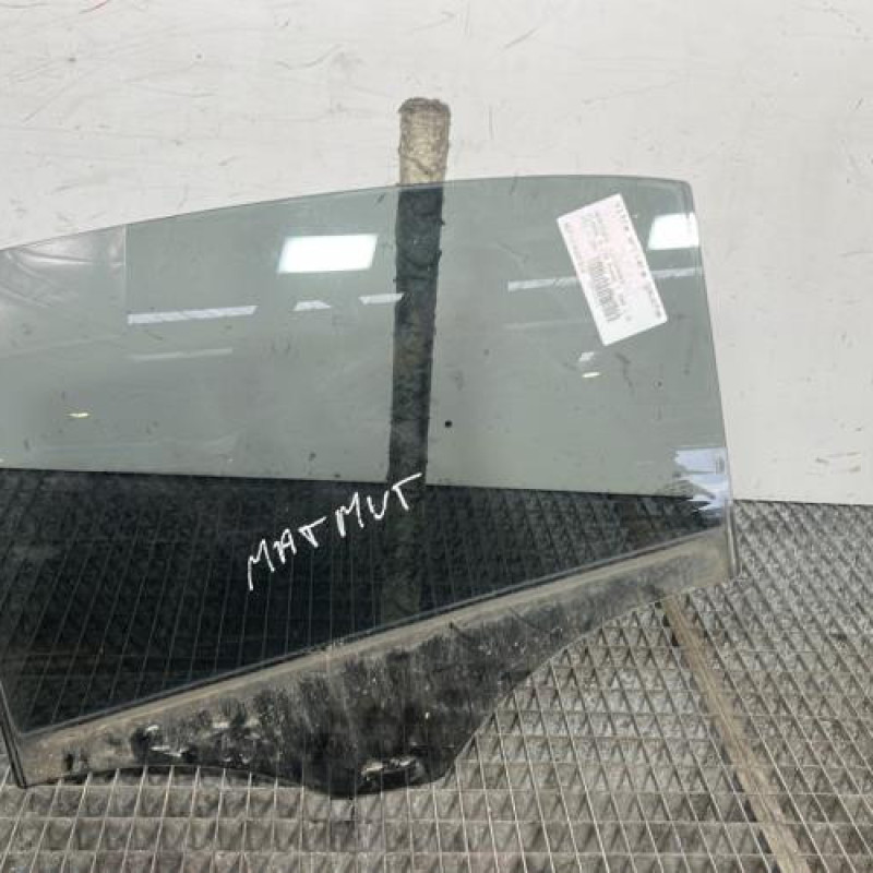 Vitre arriere gauche MERCEDES CLASSE A 176 Photo n°1