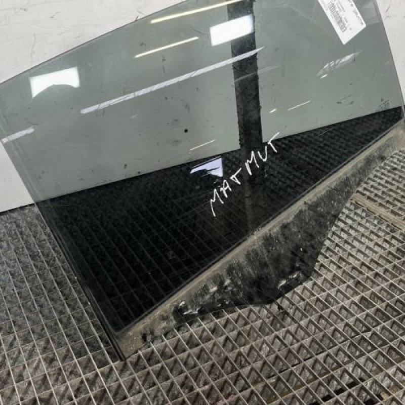 Vitre arriere gauche MERCEDES CLASSE A 176 Photo n°2