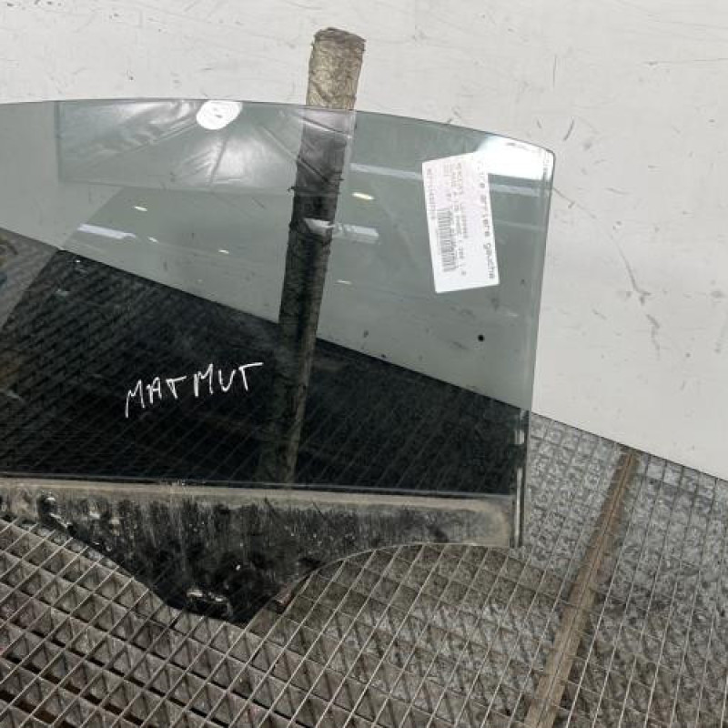 Vitre arriere gauche MERCEDES CLASSE A 176 Photo n°3