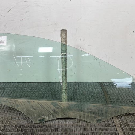Vitre avant droit MERCEDES CLASSE A 176 Photo n°1
