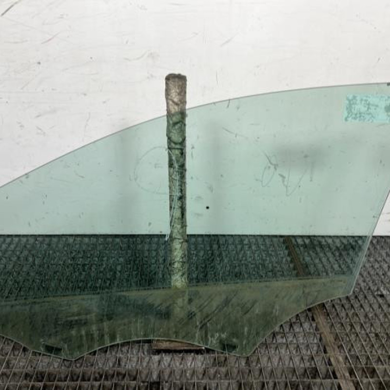 Vitre avant droit MERCEDES CLASSE A 176 Photo n°4