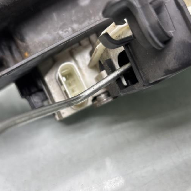 Serrure avant gauche MERCEDES CLASSE A 176 Photo n°4