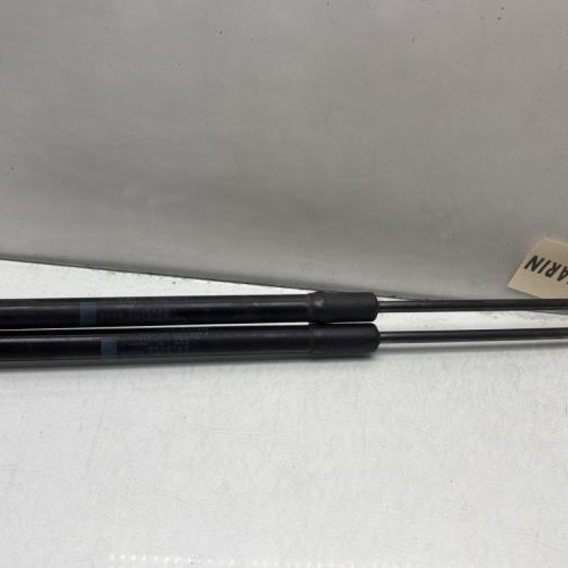 Verin de coffre MERCEDES CLASSE A 176 Photo n°2