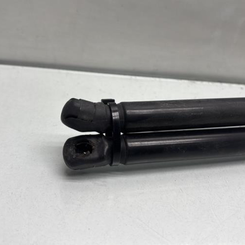 Verin de coffre MERCEDES CLASSE A 176 Photo n°3